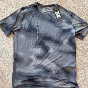 Under Armour Men’s Heathered Charcoal and Black Performance Tee